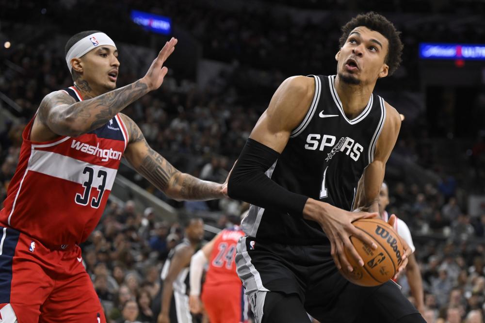 冰球联赛中 冰球联赛中